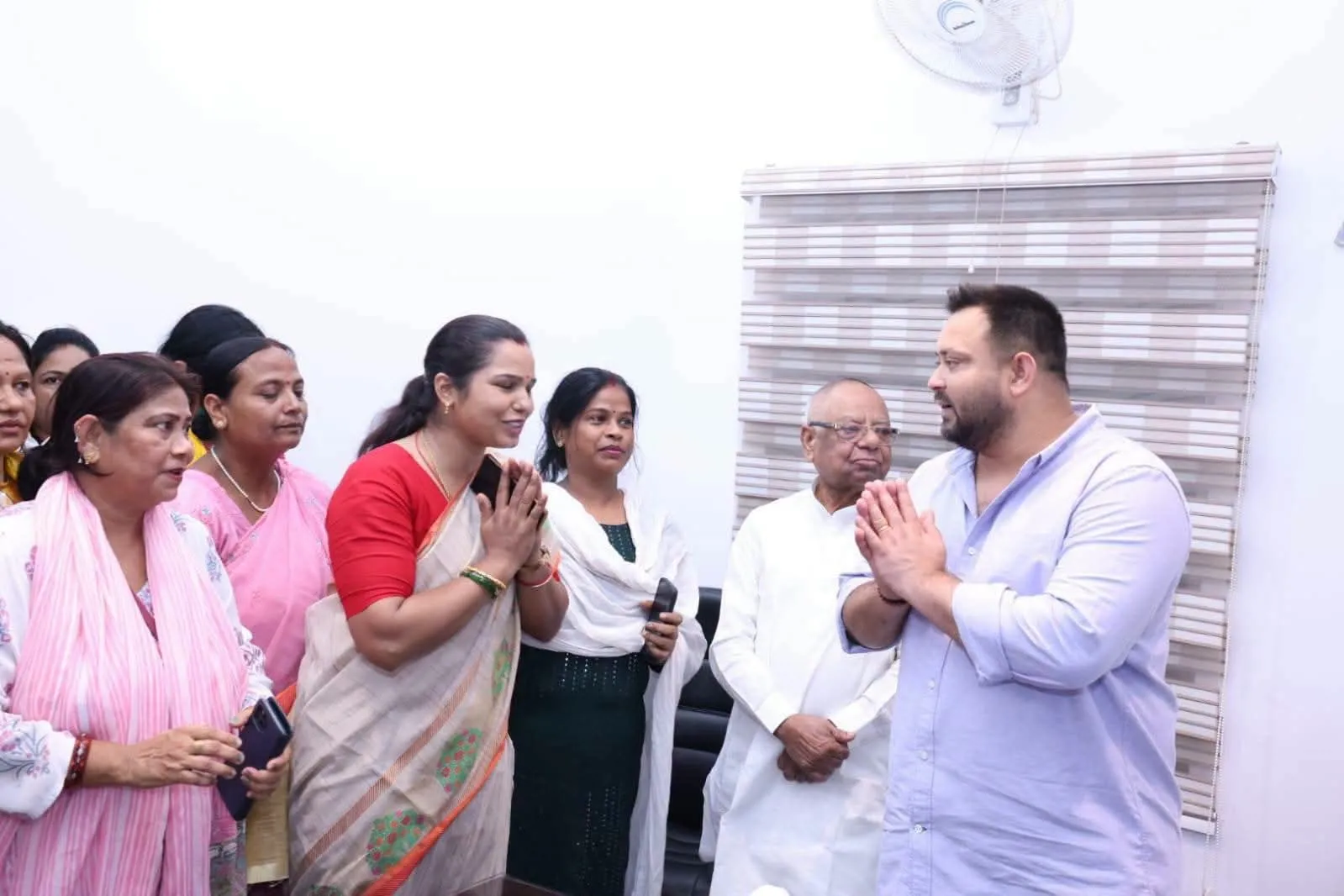 पिंकी भारती ने तेजस्वी यादव से की मुलाकात, बाँकीपुर उपचुनाव की रणनीति पर हुई चर्चा
पटना: राष्ट्रीय जनता दल (राजद) की नेत