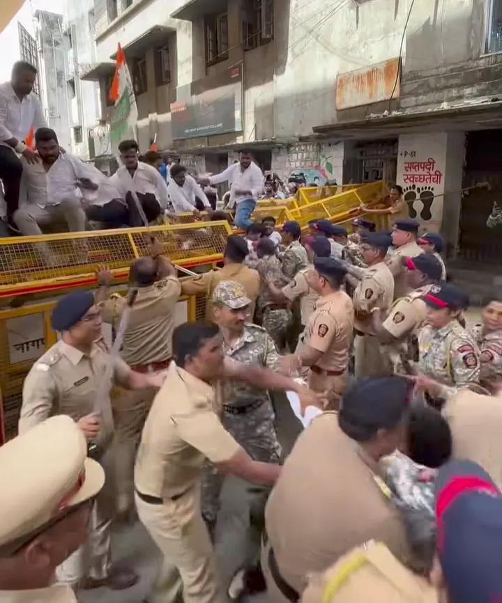 नागपुर में कांग्रेस का जोरदार प्रदर्शन, केंद्रीय मंत्री नितिन गडकरी के इस्तीफे की मांग