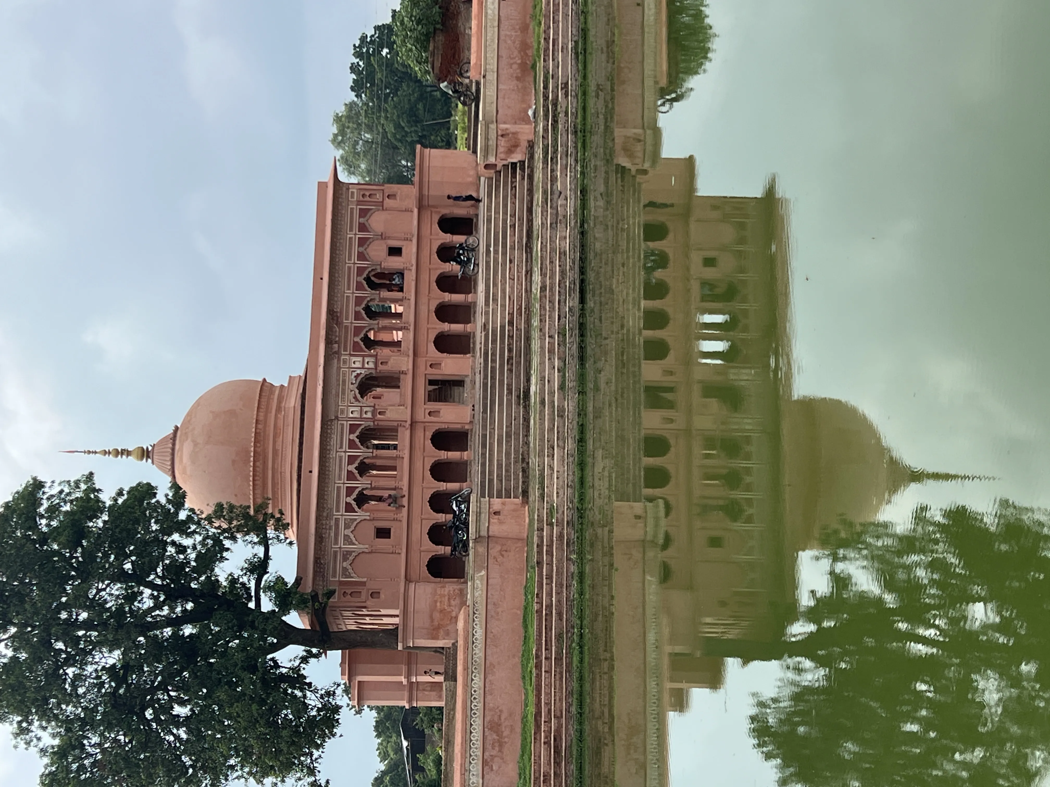 350 साल पुराने औरंगज़ेबकालीन मंदिर का नवीनीकरण बना आकर्षण का केंद्र