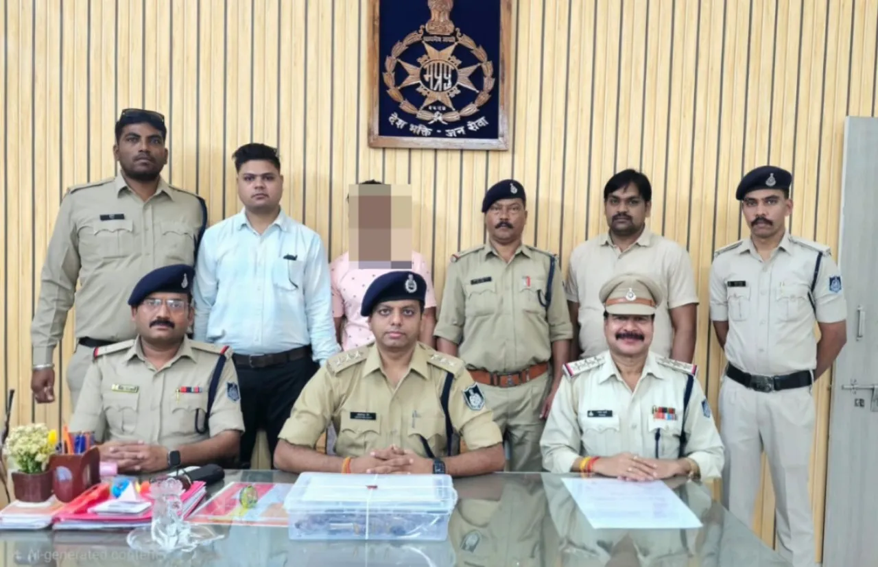 बलपुर में अवैध हथियार खरीद-फरोख्त के आरोप में आरोपी गिरफ्तार, 3 देसी पिस्टल और 3 कारतूस बरामद