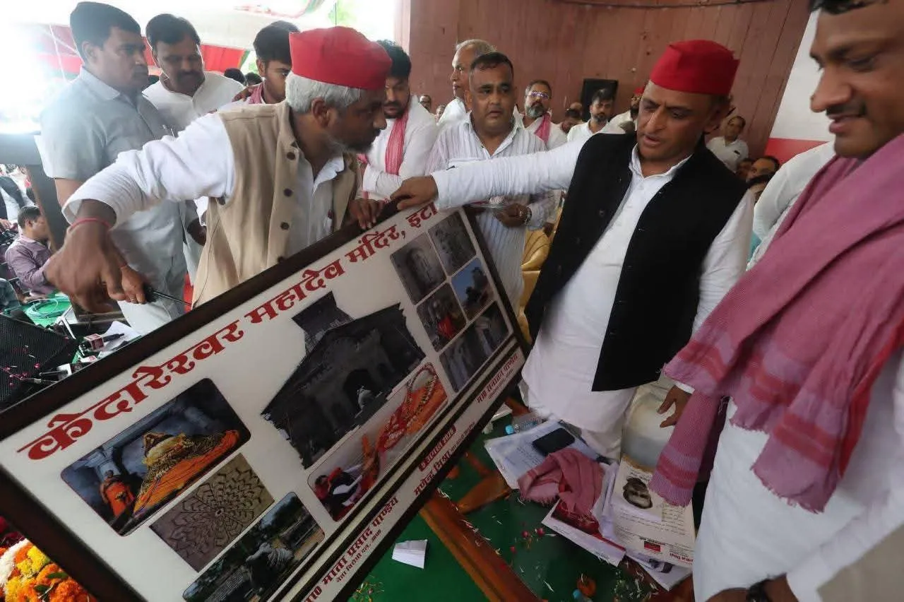 यूपी चुनाव: सपा नेता डॉ. भानू तिवारी ठोकेंगे तुलसीपुर से चुनावी ताल, अखिलेश यादव से मुलाकात के बाद किया ऐलान!