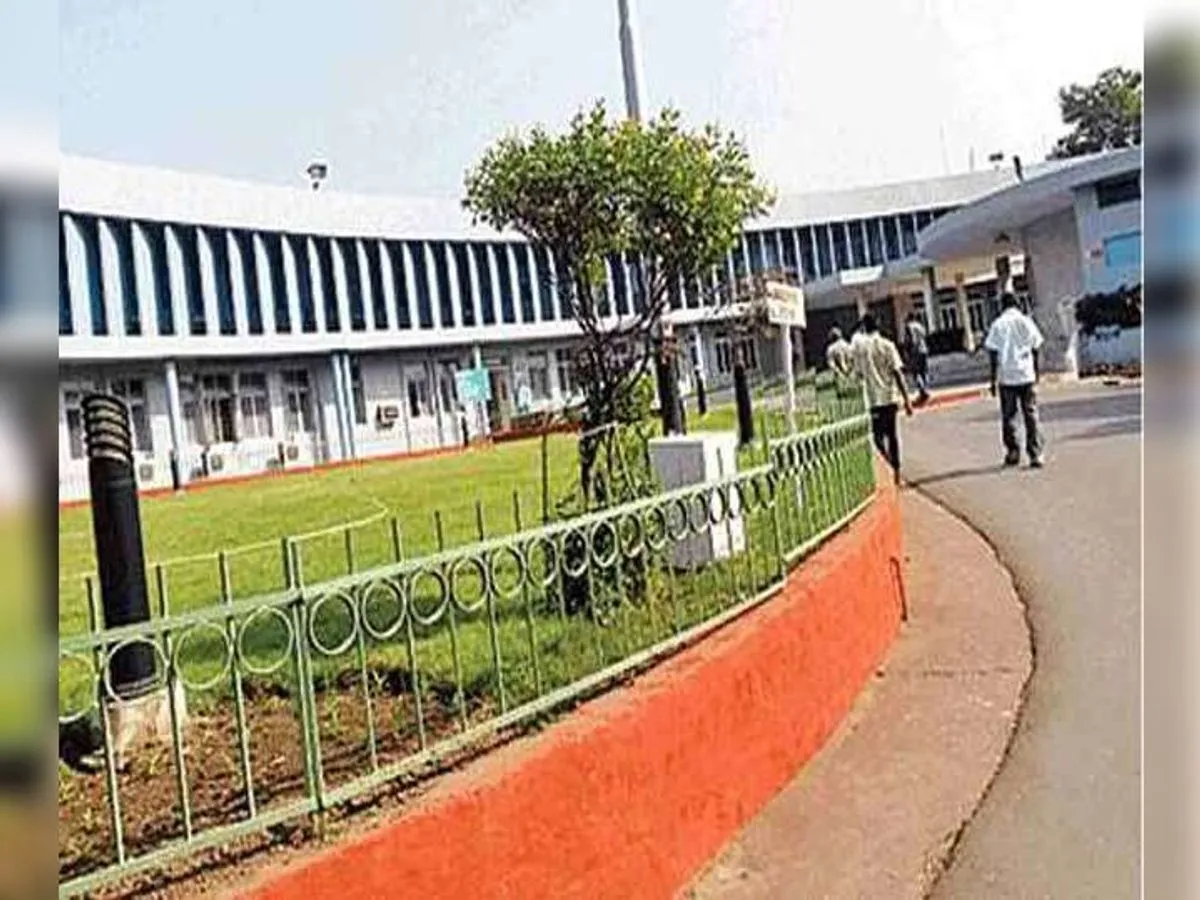जमशेदपुर के बंद टाटा मोटर्स क्वार्टर में युवक और मोबाइल जवानों के बीच मारपीट, युवक हिरासत में |