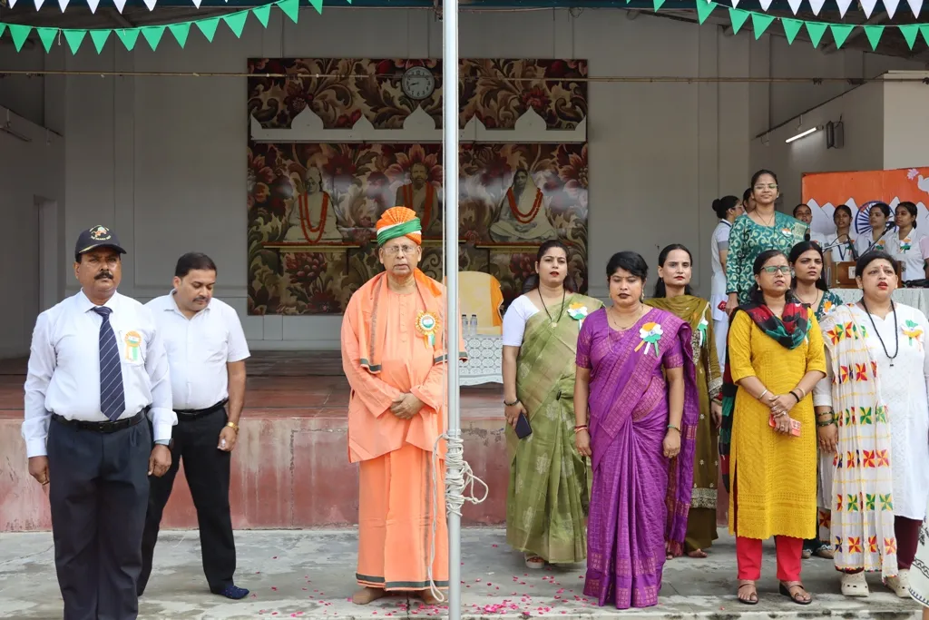विवेकानन्द पॉलीक्लीनिक एवं आयुर्विज्ञान संस्थान, लखनऊ में धूमधाम से मना स्वतंत्रता दिवस