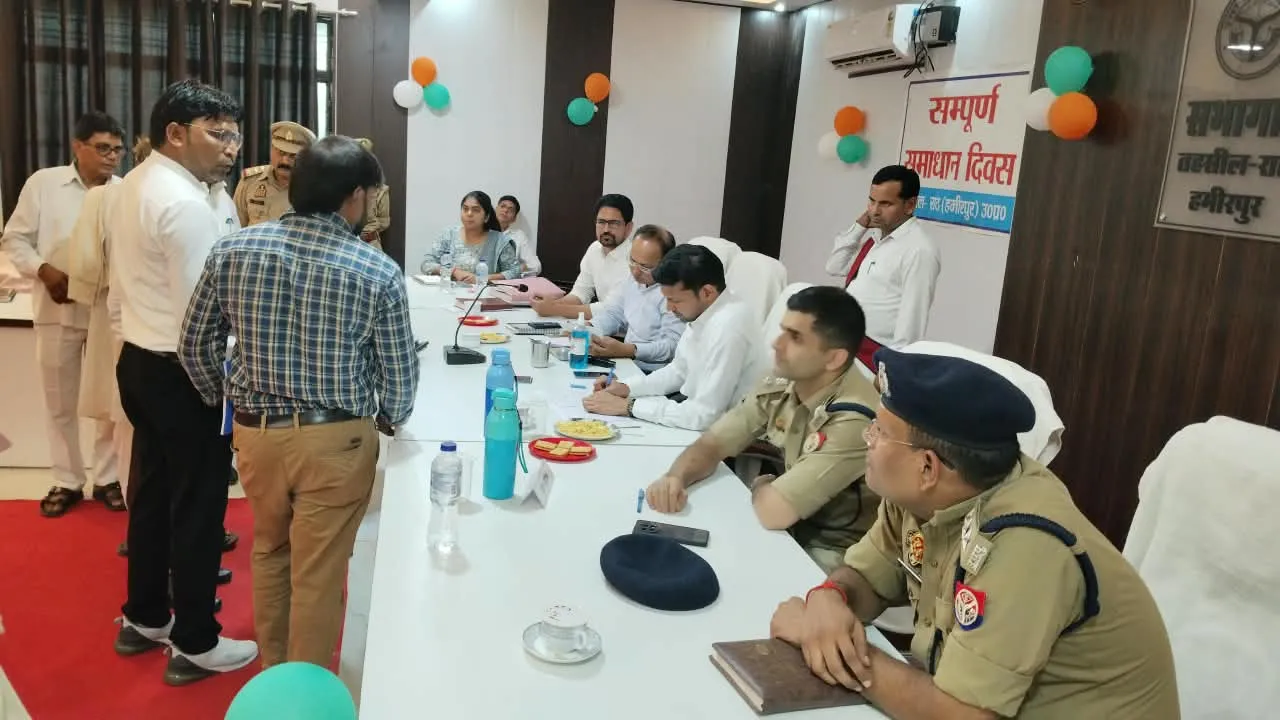 तहसील राठ में आयोजित संपूर्ण समाधान दिवस में सुनी गईं जनसमस्याएं, 72 शिकायतें प्राप्त, 08 का मौके पर निस्तारण
