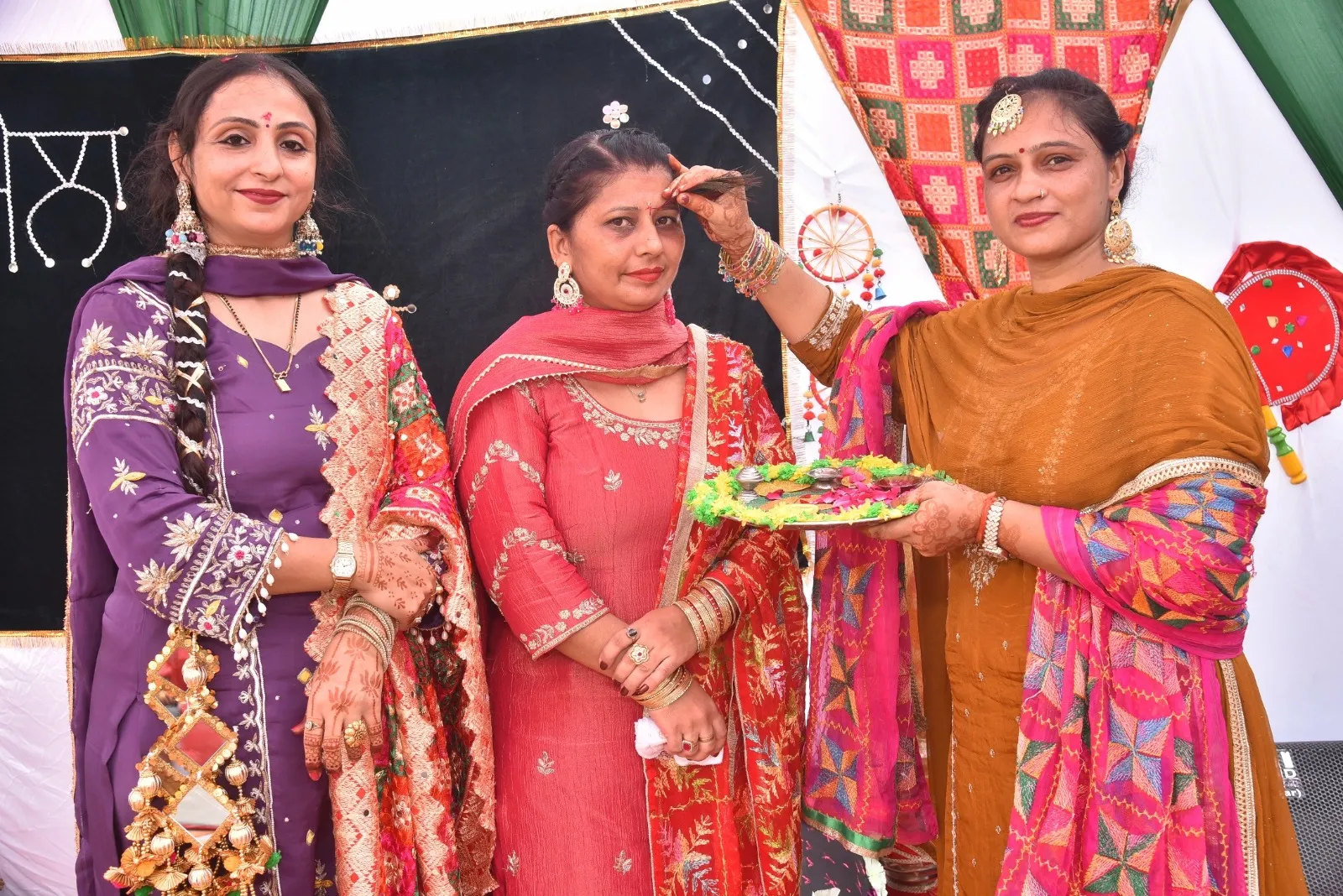 लोटस उकलाना ने हर्षोल्लास से मनाया "दिन आजादी दा मेला तीयां दा"15 अगस्त और तीज पर्व की रही धूम*