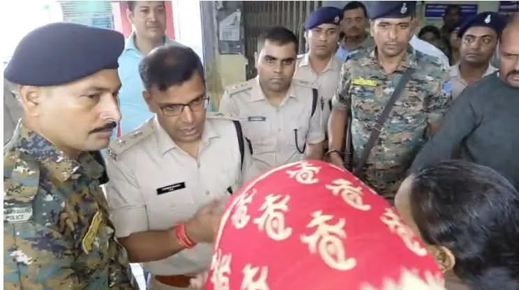 धनबाद में देर रात अपराधी और पुलिस के बीच मुठभेड़, घायल गुर्गों से एसएसपी ने की पूछताछ