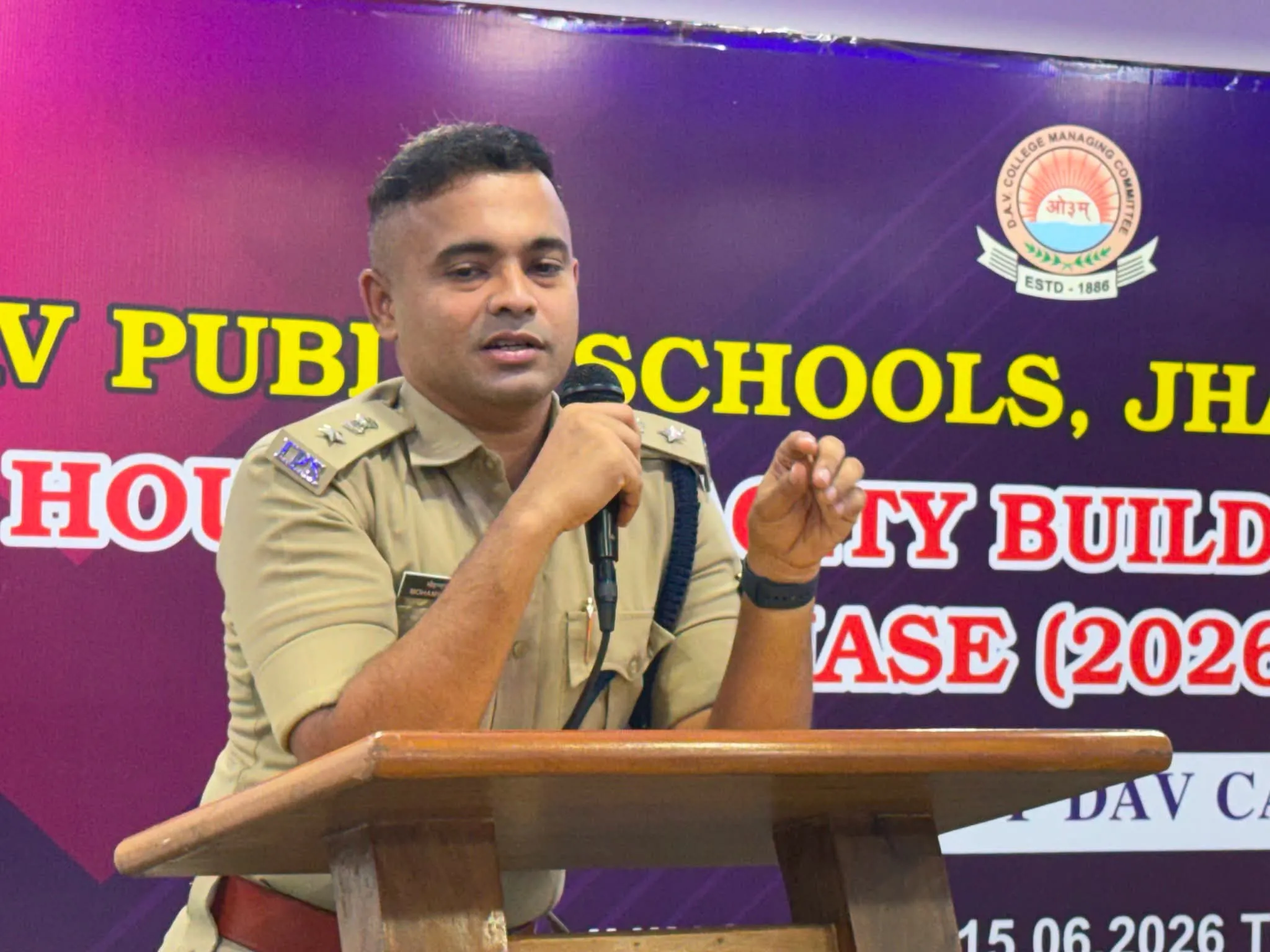 डीएवी स्कूल कोयला नगर में साइबर सुरक्षा जागरूकता पाठशाला, ऑनलाइन ठगी से बचने के उपाय बताए