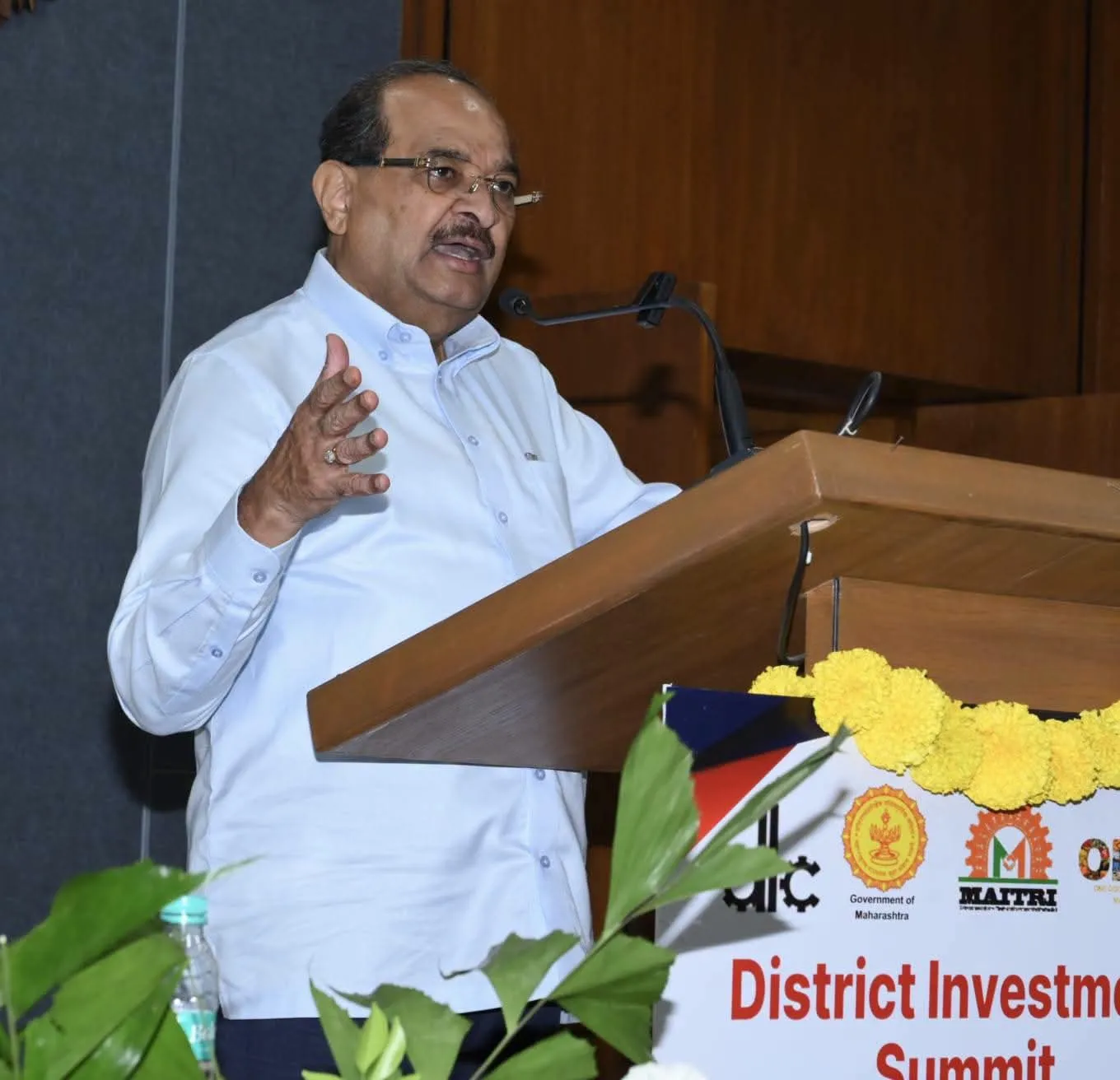 औद्योगिक गुंतवणुकीला सुरक्षा आणि सुविधा उपलब्ध करून देणार- पालकमंत्री डॉ. राधाकृष्ण विखे पाटील