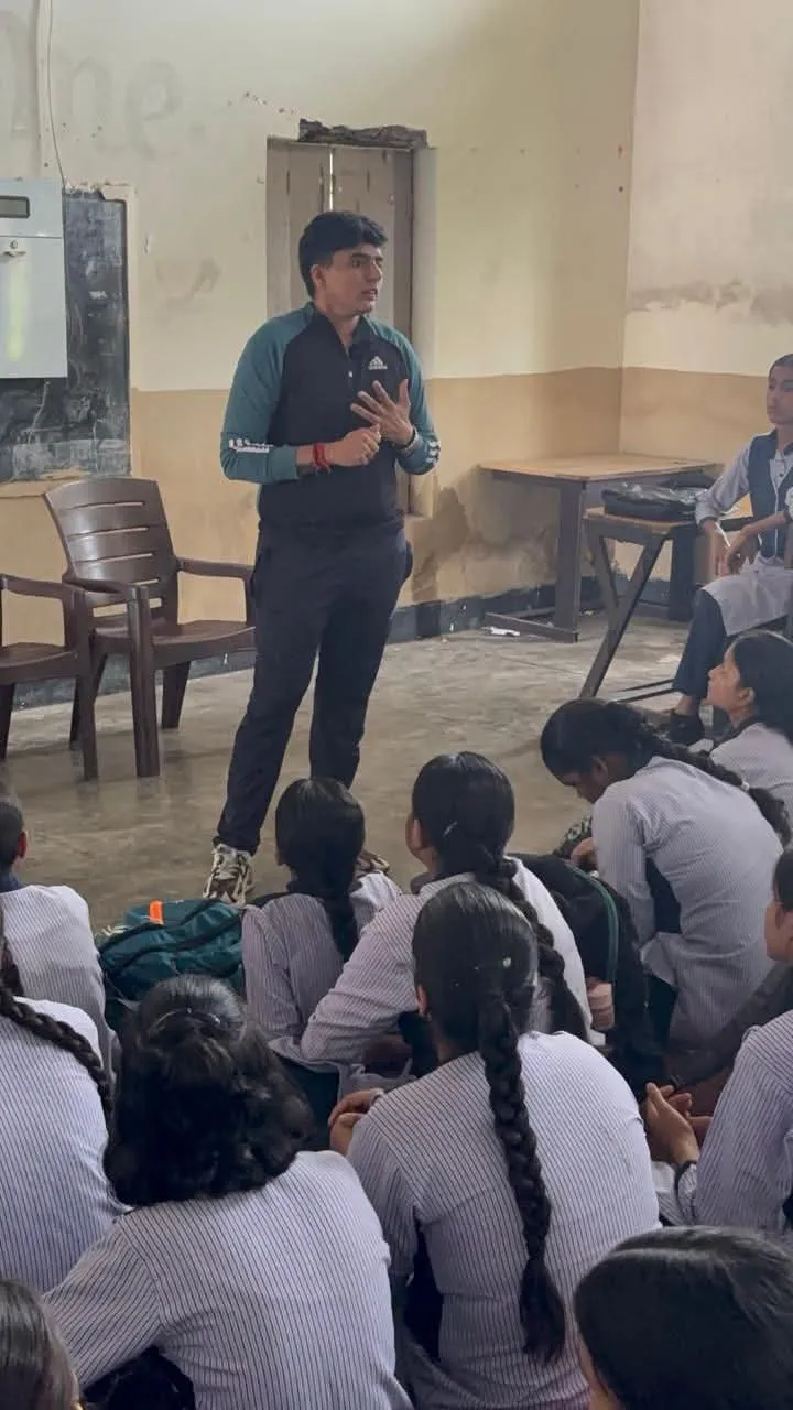* बेटियों को सिर्फ पढ़ाया नहीं, आत्मविश्वास से आग बढ़न का हौसला भी दिया, झज्जर पुलिस ने स्कूलों मे बांटी सुरक्षा क