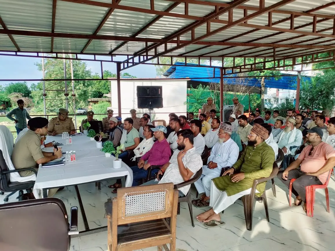 आगामी त्योहारों को लेकर माखी थाने में पीस कमेटी की बैठक