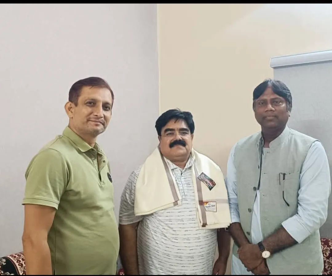 महादलित आयोग के सदस्य अजीत कुमार चौधरी ने गया नगर आयुक्त डॉ. गगन से की मुलाकात, कर्मियों की समस्याओं पर हुई चर्चा,
