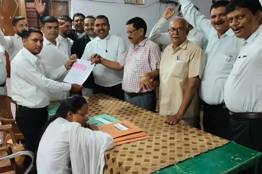 सुल्तानपुर बार एसोसिएशन चुनाव: 60 उम्मीदवारों ने दाखिल किए नामांकन, सरोज सिंह का निर्विरोध निर्वाचन तय