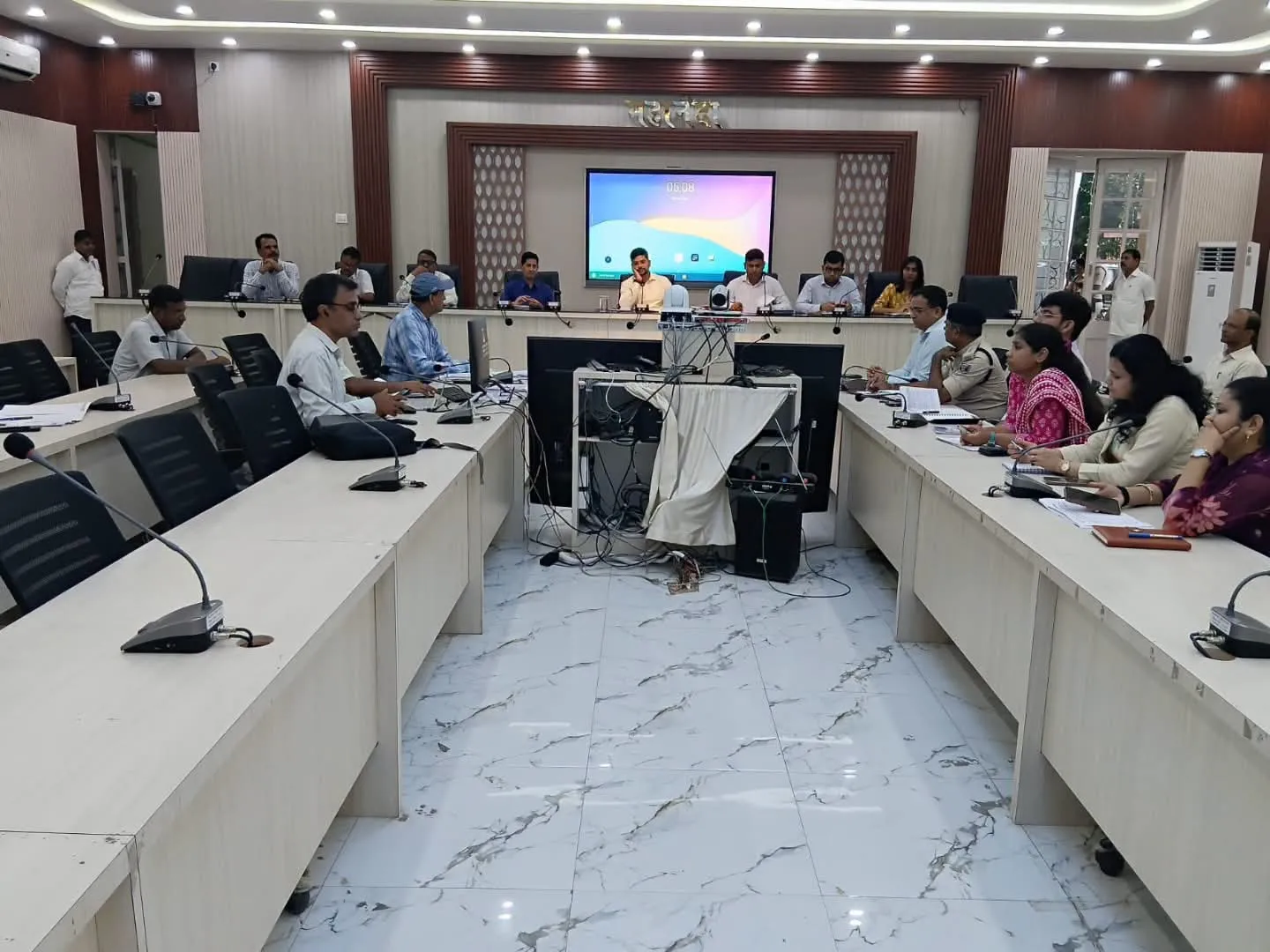 जिला पदाधिकारी,पूर्णिया श्री अंशुल कुमार भा०प्र०से० की अध्यक्षता में सोमवार को महानंदा सभागार में बैठक आयोजित हुआ