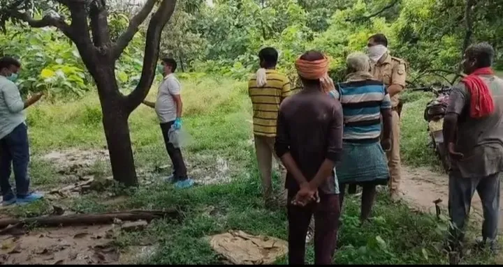 आम के बाग में मिला फल विक्रेता का शव, दो दिन से था लापता 
(रिपोर्टर- अजीत सिंह "पत्रकार")