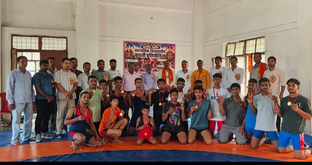 तहसील स्तरीय माध्यमिक विद्यालयी कुश्ती प्रतियोगिता का हुआ आयोजन*