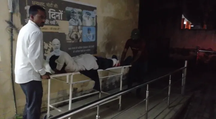 बिछिया-मंगत खेड़ा के बीच ट्रैक्टर और स्कूटी की टक्कर, तीन लोग घायल