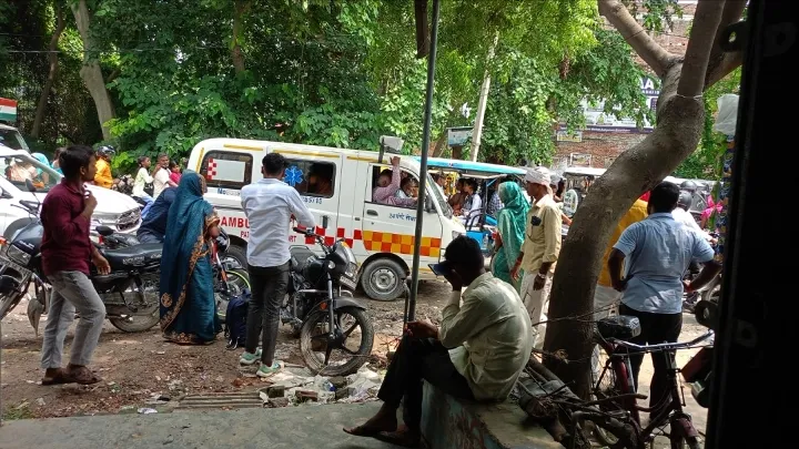 रक्षा बंधन त्यौहार मे सहजनवा बखिरा मार्ग जाम