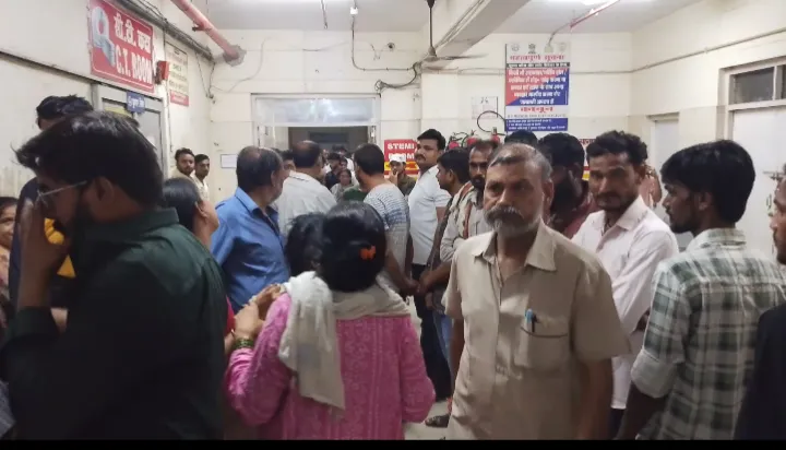 उन्नाव में ट्रांसफार्मर पर काम करते समय संविदा बिजली कर्मी की करंट से मौत