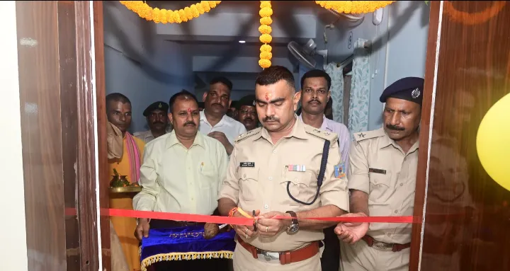 JAMSHEDPUR : JAP-6 परिवहन शाखा को मिली नई सौगात, नवनिर्मित वाहन स्टैंड एवं समादेष्टा कार्यालय कक्ष का हुआ उद्घाटन