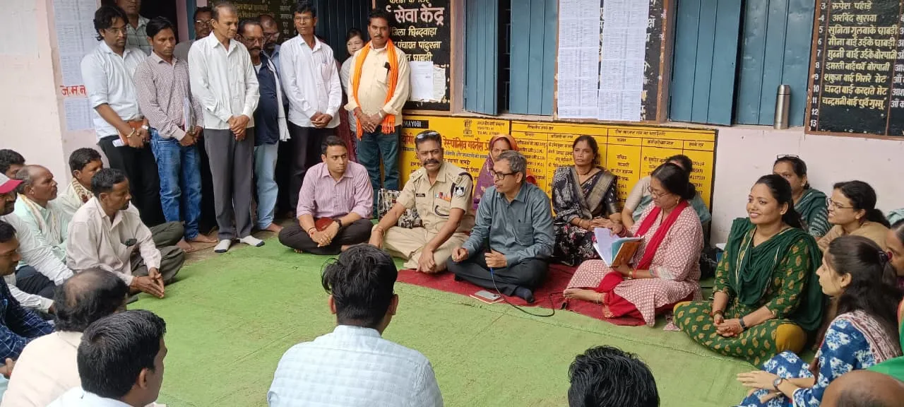 जन विश्वास अभियान में गांव-गांव पहुंचा प्रशासन, कलेक्टर ने सुनी समस्याएं