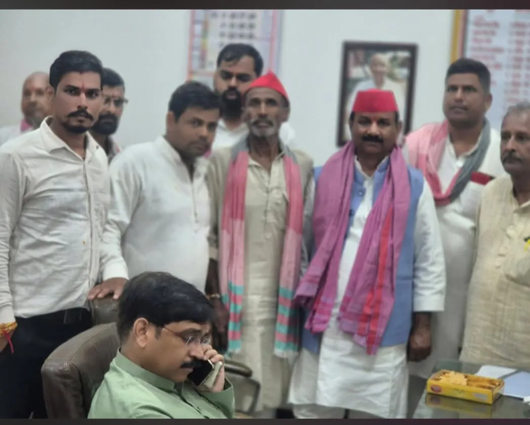 जानलेवा हमले के आरोपियों ने, सपा प्रदेश अध्यक्ष से की मुलाकात-