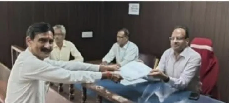 चौमूं नगर परिषद के वार्ड नंबर 24 से पूर्व सभापति विष्णु सैनी को कांग्रेस ने दिया टिकट