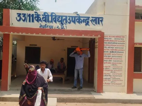 लार के इंदिरा नगर वार्ड में चार दिनों से बिजली गुल, विभाग द्वारा भेजा गया ट्रांसफार्मर लगते ही जला