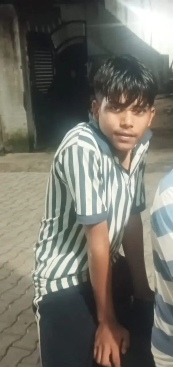 नाम - शिवभ कुमार

पिता - सेवा सिंह

नवाबपुर, पोस्ट कादराबाद अफजलगढ़, बिजनौर

२/०१/२०२८ - से 11.00 बजे से लापता है।

मीन