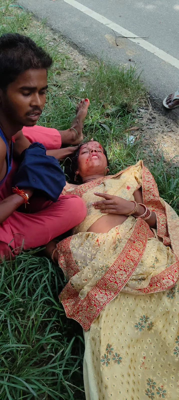 सफीपुर-परियर मार्ग पर ऑटो ने बाइक में मारी टक्कर, हादसे में बहन की मौत, भाई गंभीर