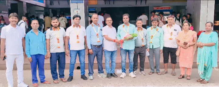 JAMSHEDPUR : राष्ट्रीय अधिवेशन में भाग लेने तेली साहू समाज की टीम उज्जैन रवाना