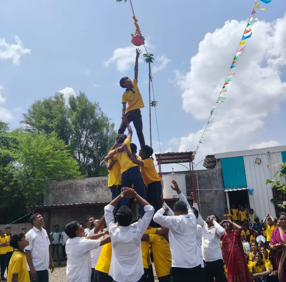 Eighth-Grade Girls Steal the Spotlight by Breaking the Dahi Handi