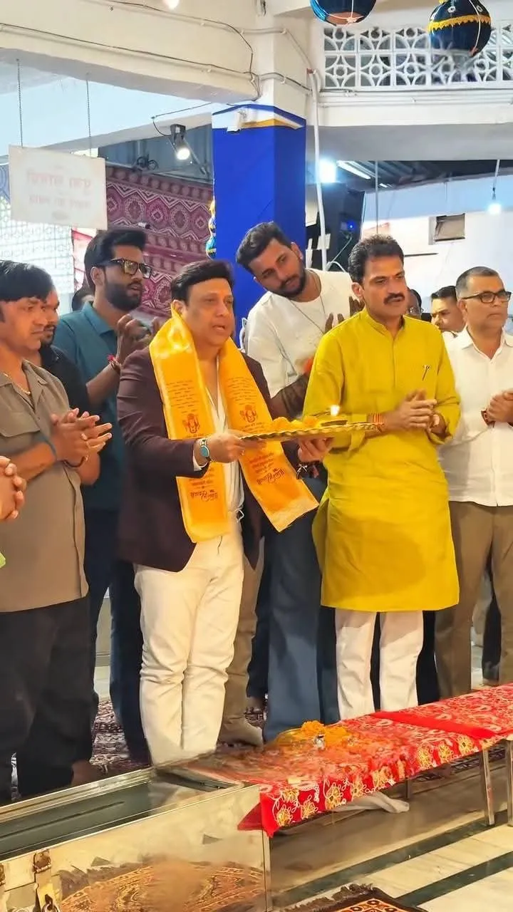 बॉलीवुड स्टार गोविंदा ने हनुमान लोक में टेका माथा, बोले—देश-विदेश तक पहुंचे महिमा