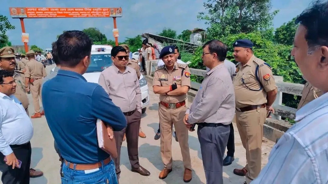 जाजमऊ गंगापुल के मरम्मतीकरण को लेकर प्रशासन अलर्ट, वैकल्पिक मार्गों का लिया जायजा