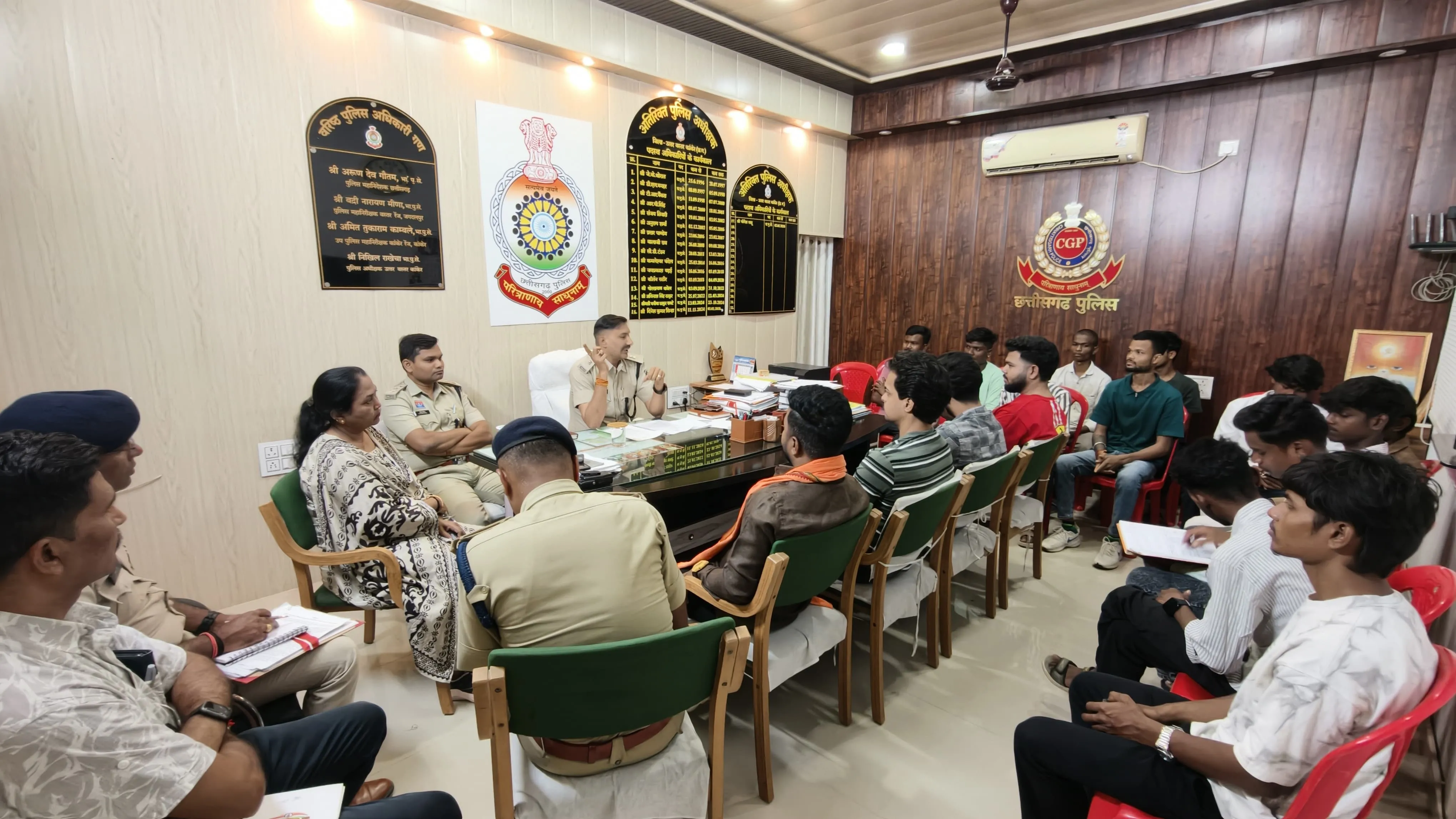 कांकेर  गणेश उत्सव को लेकर SP कार्यालय में पुलिस-प्रशासन और समितियों की संयुक्त बैठक
