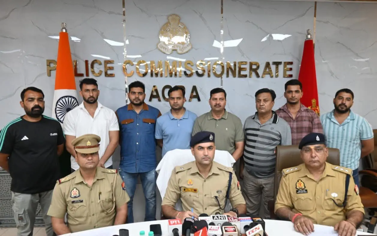 ब्रेकिंग न्यूज आगरा घर में घुसकर चोरी करने वाला आरोपी गिरफ्तार, 3.01 लाख बरामद