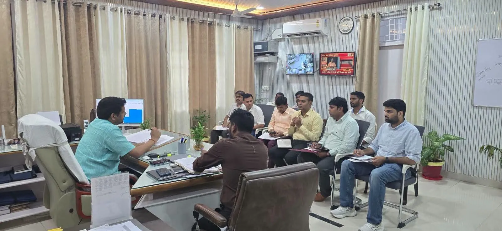 नगर निकायों में स्वच्छता व्यवस्था और योजनाएं शत-प्रतिशत पूर्ण कराने के निर्देश