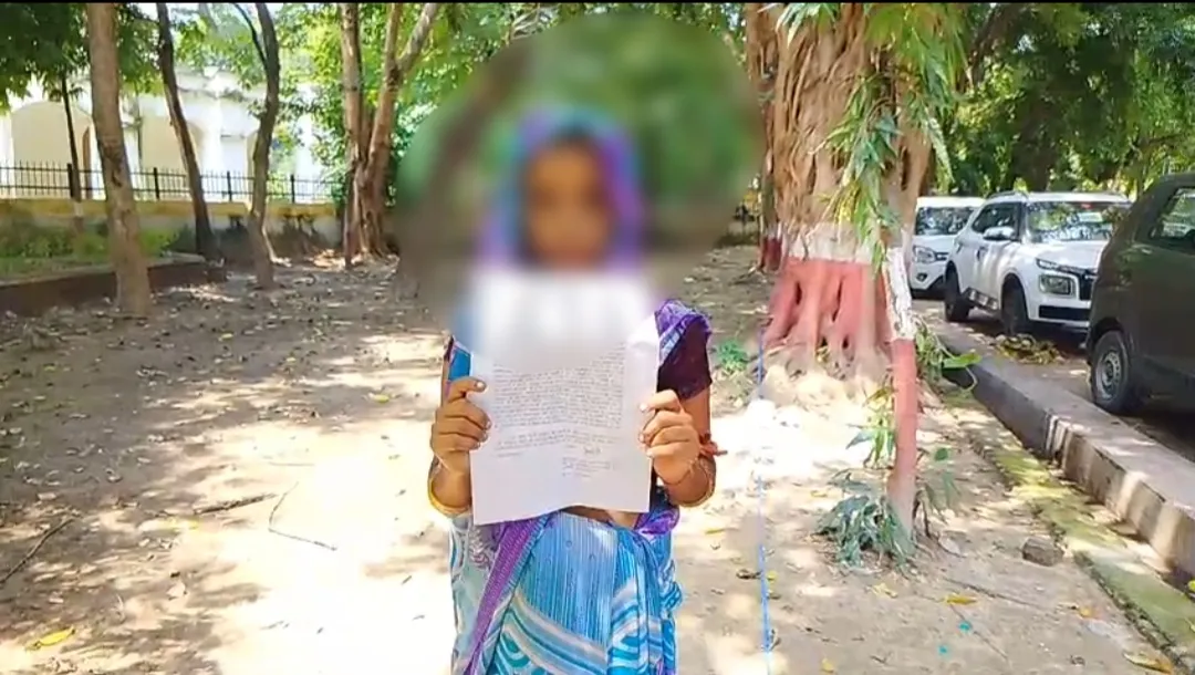 छह माह की गर्भवती महिला ने पड़ोसियों पर मारपीट का लगाया आरोप, एसपी से लगाई न्याय की गुहार