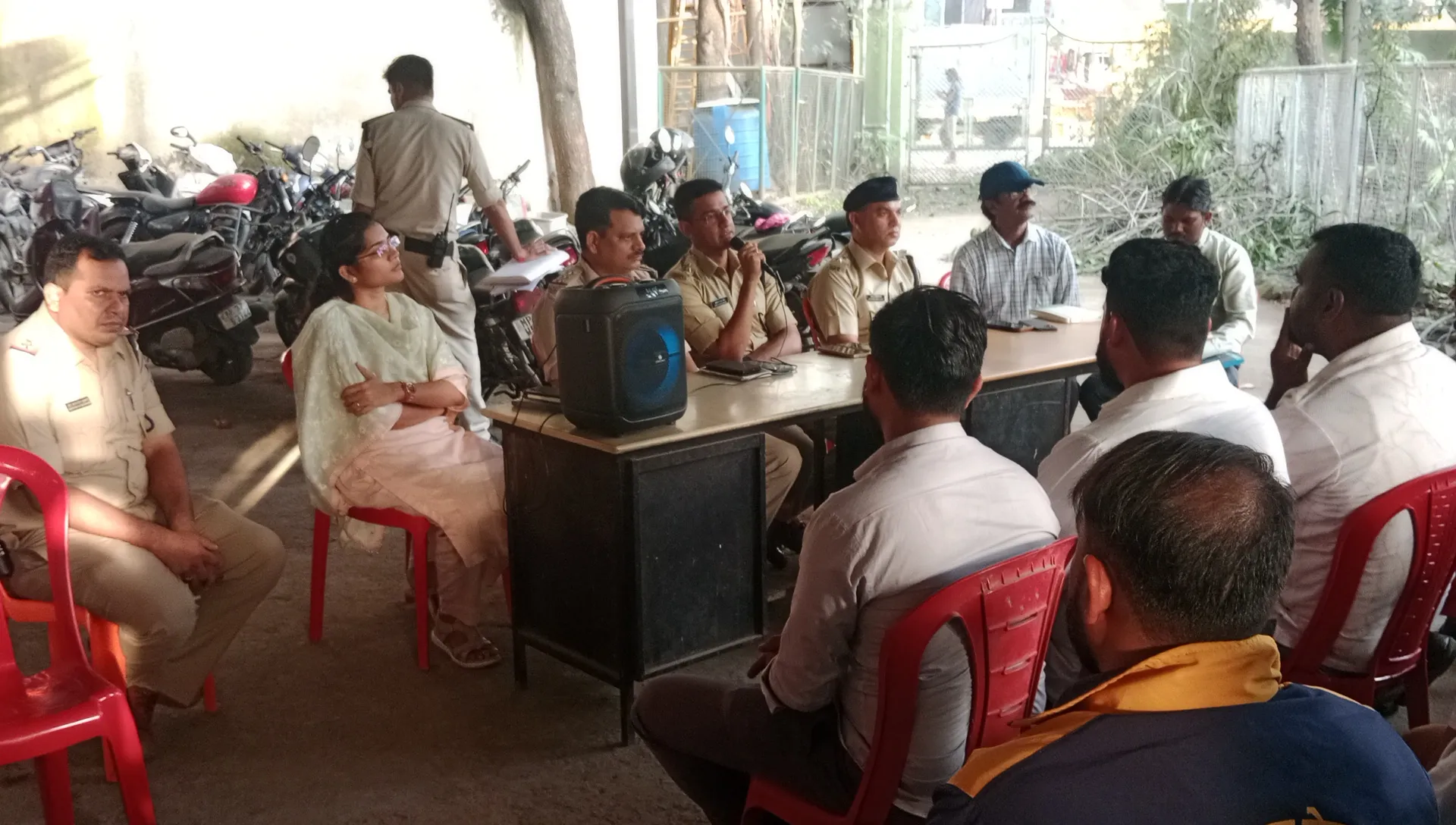 बैरागढ़ में शांति समिति की बैठक: त्योहारों से पहले सुरक्षा व्यवस्था पर मंथन, DJ की तेज आवाज से बचने की अपील