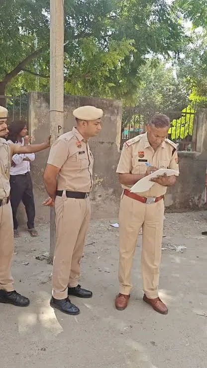 गरीबों के हक पर डाका: फतेहपुर चंदीला के राशन डिपो में महाघोटाला; 85 क्विंटल गेहूं और 373 लीटर तेल का कोई अता-पता नहीं