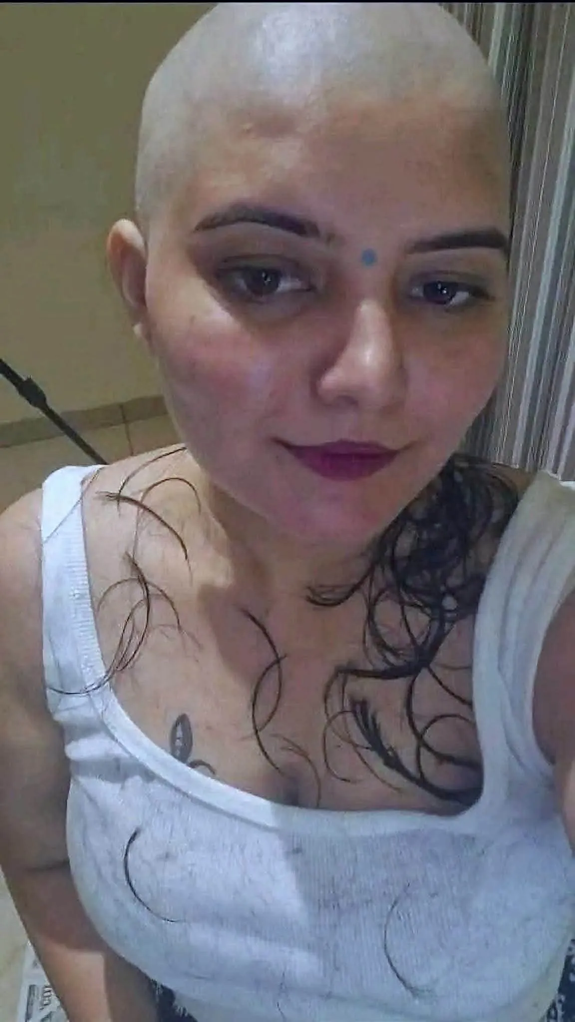 सिर्फ ₹15 हजार के लालच में कुछ महिलाओं ने अपना सिर मुंडवाने से पहले एक पल भी नहीं सोचा, लेकिन बाद में जो हुआ, वह वाकई है