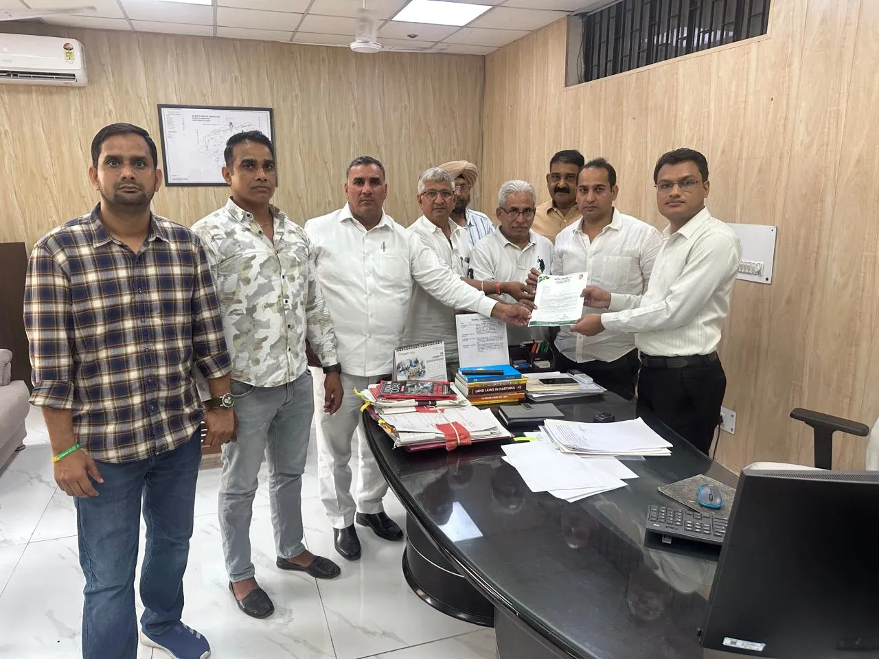 **सफाई कर्मचारियों की न्यायसंगत मांगों के समर्थन में उतरी जननायक जनता पार्टी .