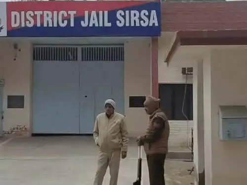 बैरक में भेजने के दौरान कहासुनी के बाद बढ़ा विवाद, 6 बंदियों पर केस दर्ज