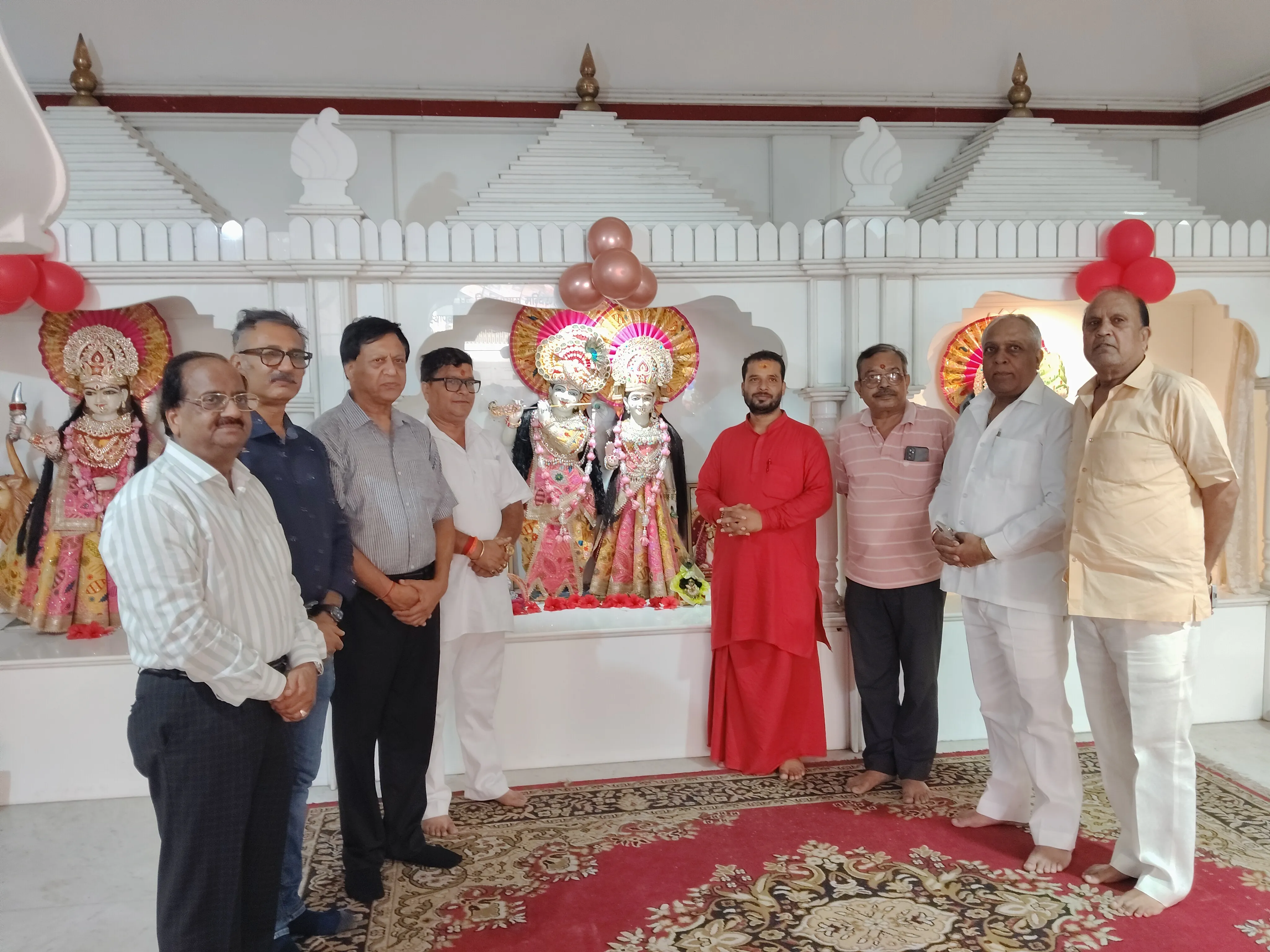 हरिद्वार मे 101 श्री कृष्ण जन्मोत्सव पर भव्य छठी भंडारे का आयोजन किया गया और काला प्रतियोगिता मे बच्चे सम्मानित हुए