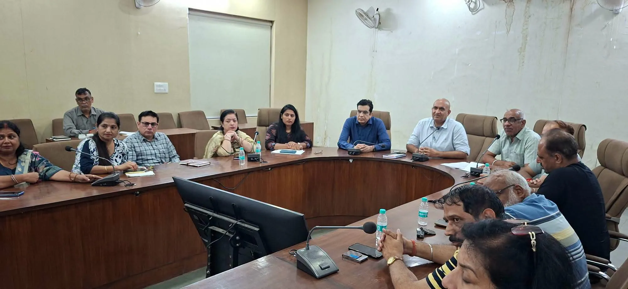 *गेटेड सोसायटी और बल्क वेस्ट जनरेटर से अपील अपने अपशिष्ट का सही तरीके से करें निस्तारण - निगमायुक्त*