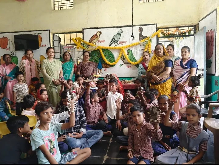 माटी गणेश–सिद्ध गणेश : बच्चों ने दिया पर्यावरण संरक्षण का संदेश
