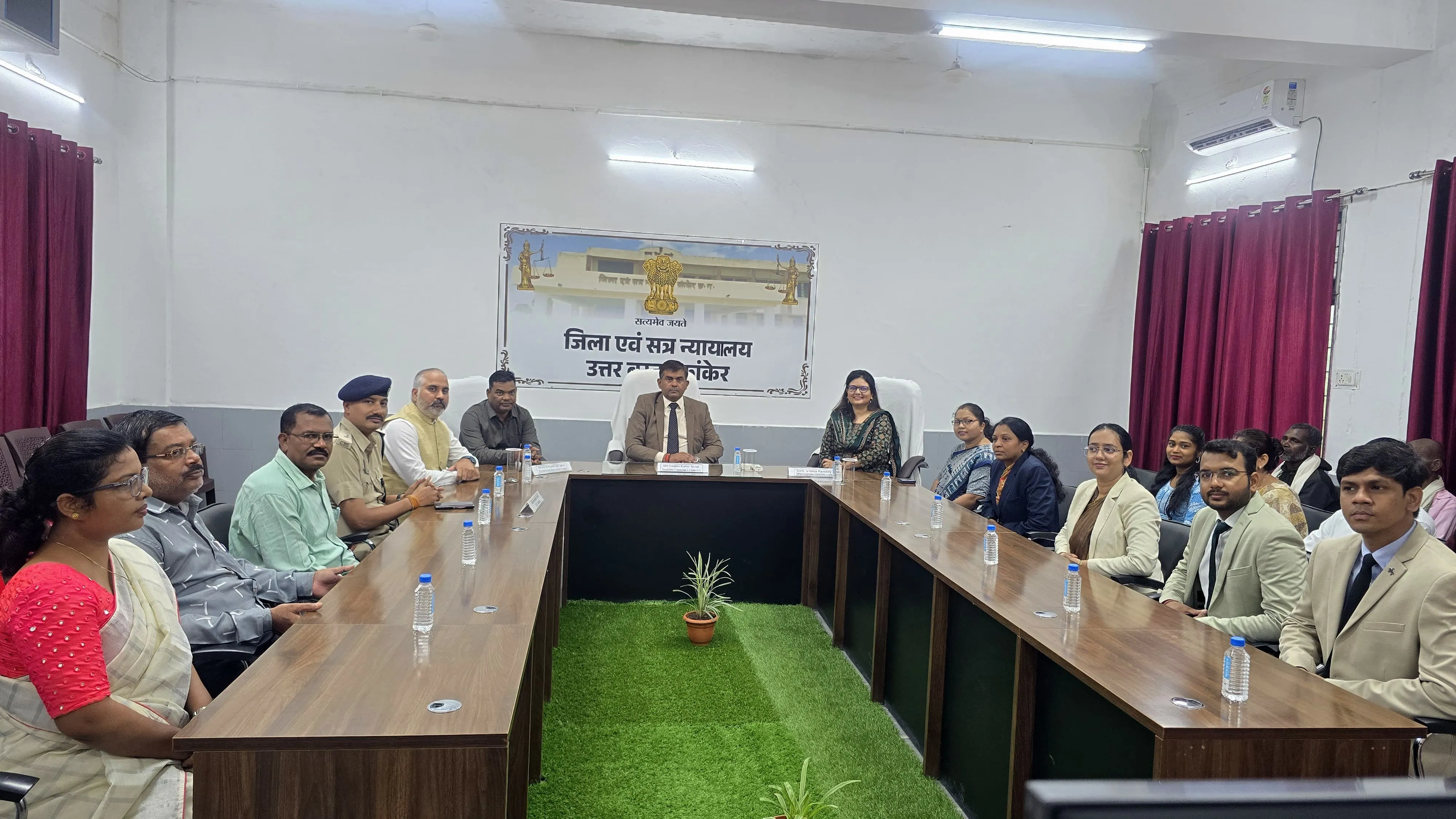 जिला एवं सत्र न्यायालय कांकेर में तृतीय नेशनल लोक अदालत का सफल आयोजन
1.12 लाख से अधिक प्रकरणों का हुआ निराकरण, 2.37 करोड