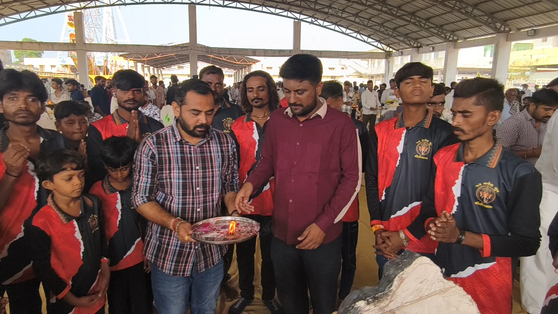 ગણેશ ઉત્સવ ના પાવન પ્રસંગે રાજુલાના ધારાસભ્ય દ્વારા ગણપતિ મૂર્તિઓનું વિતરણ