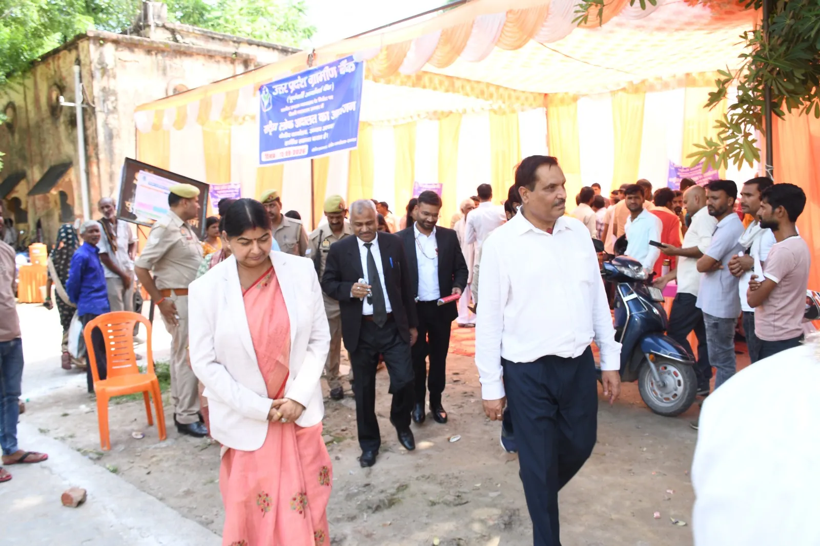 उन्नाव में राष्ट्रीय लोक अदालत का सफल आयोजन, करीब 99 हजार वादों का निस्तारण