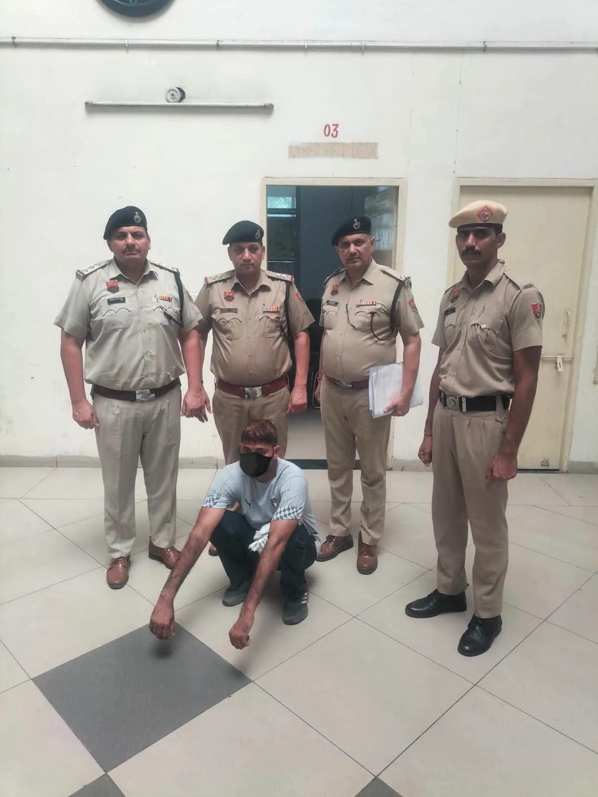 महेंद्र मलिक को थाना शहर बल्लभगढ़ की टीम ने वृंदावन से किया गिरफ्तार ।