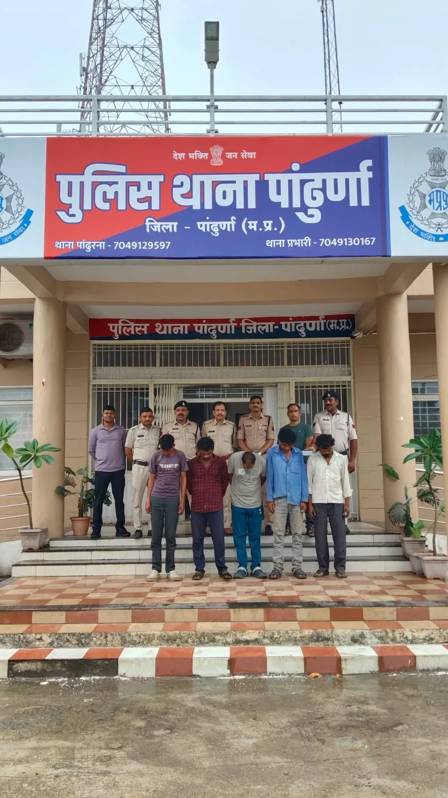 कॉम्बिंग गश्त के दौरान स्थाई एवं गिरफ्तारी वारंटियों पर प्रभावी कार्रवाई